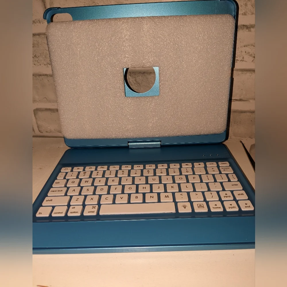 Flexbook Keyboard Case Blue NWOT 7 in 1 keyboard and case for ipads